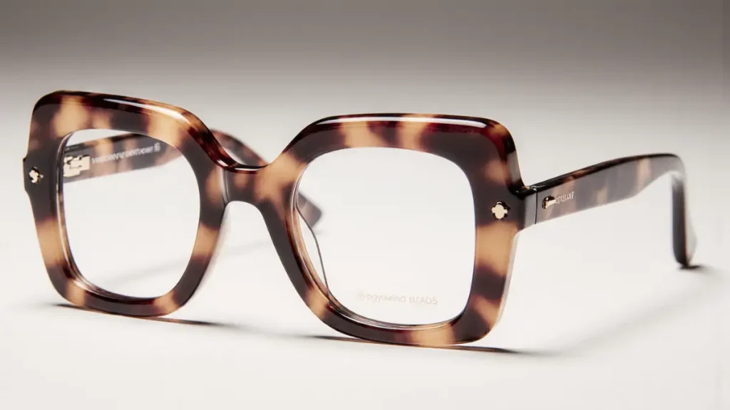 lunettes carrées angles